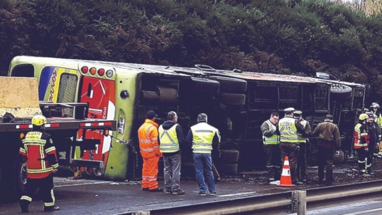 Women among 6 dead in Chile bus crash