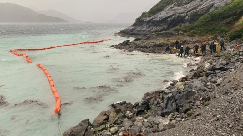 Patagonia: Chile deploys Navy after 40,000 liters of oil spilled into South Pacific